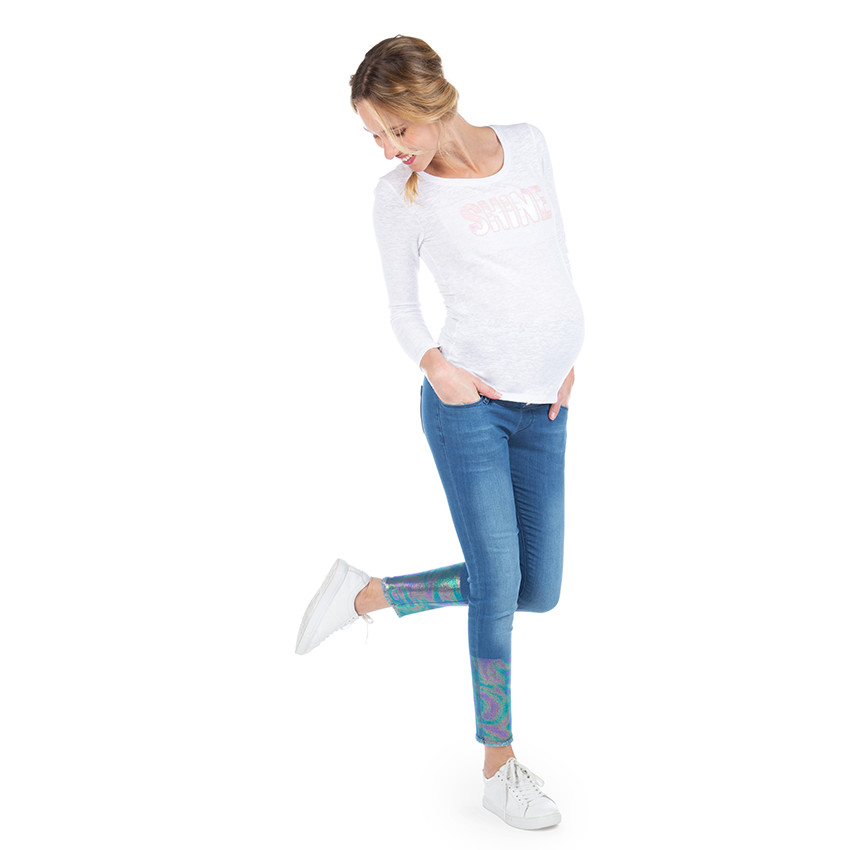 Camiseta de manga larga de premamá con inscripción iridescente 