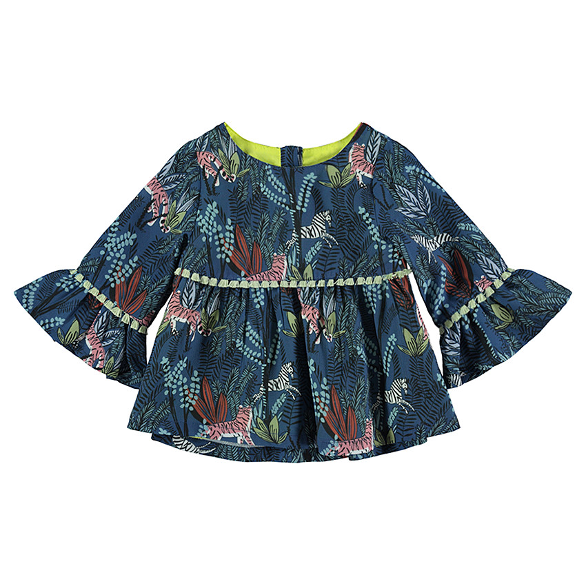 Túnica estampada con mangas acampanadas y pompones 