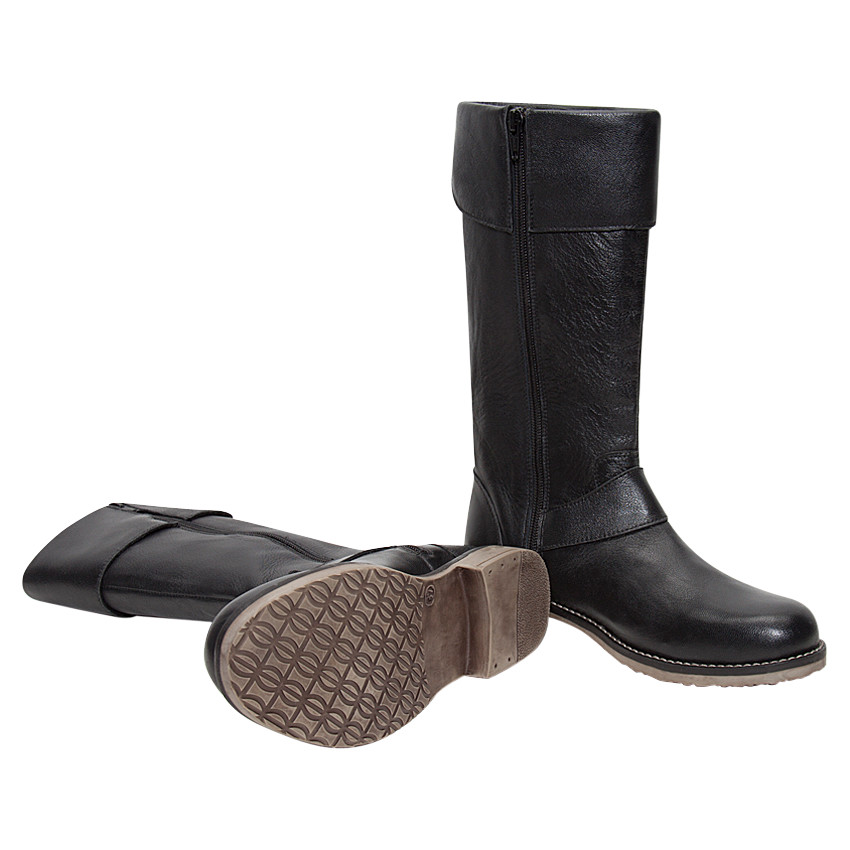 Botas negras de cuero con hebilla de fantasía y dobladillo 