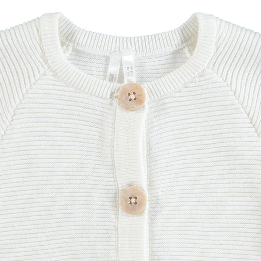 Chaqueta de punto con botones de efecto cuerno 