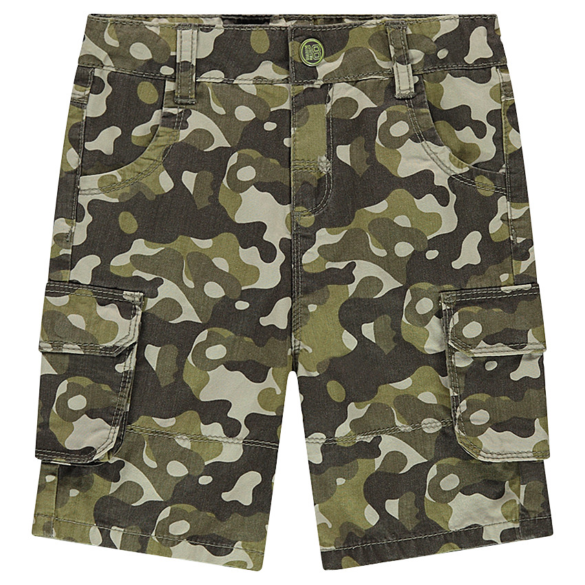 Bermudas de sarga con estampado militar y bolsillos con solapa 