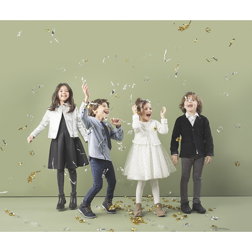 Pantalón de sarga sobreteñida con bolsillo de fantasía en la parte trasera 