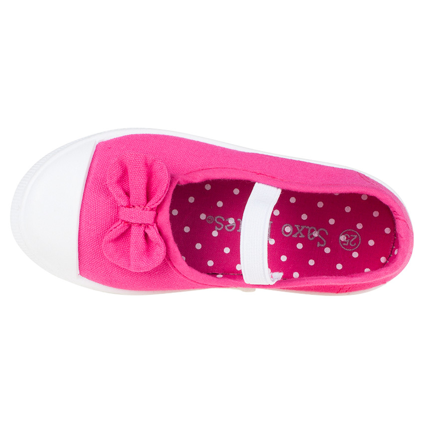 Zapatos merceditas con sujeción mediante elástico de tela con lazos 