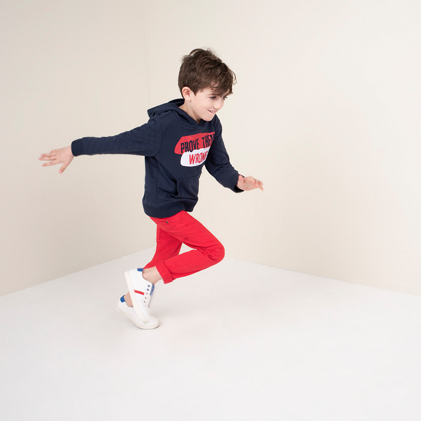 Sudadera de felpa con capucha e inscripciones estampadas 