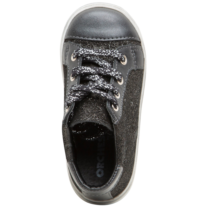 Botines de cuero brillante con estrellas all over  Additional Botines de cuero brillante con estrellas all over