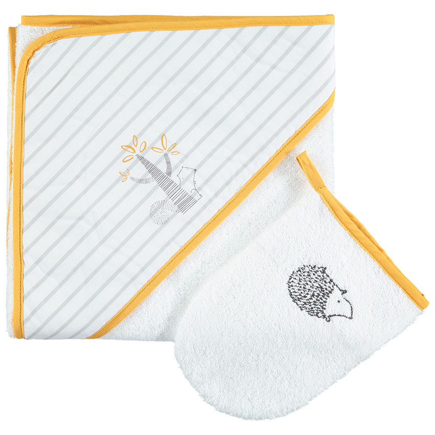 Conjunto de baño con capa con capucha  y guante estampado 