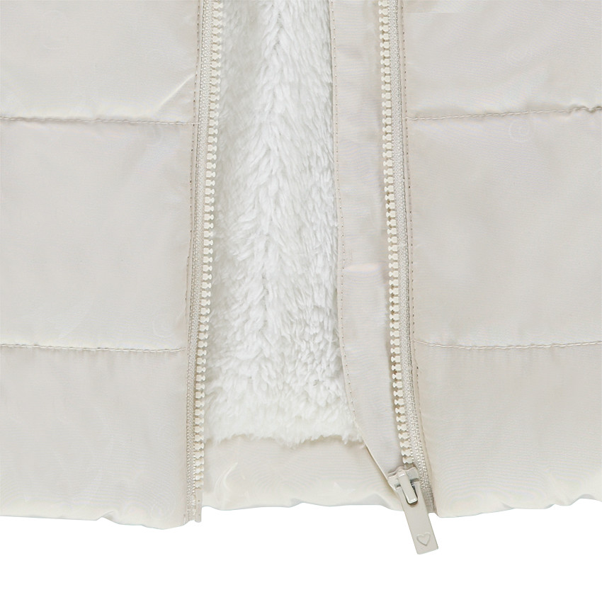 Parka acolchada con capucha extraíble y forro de sherpa 