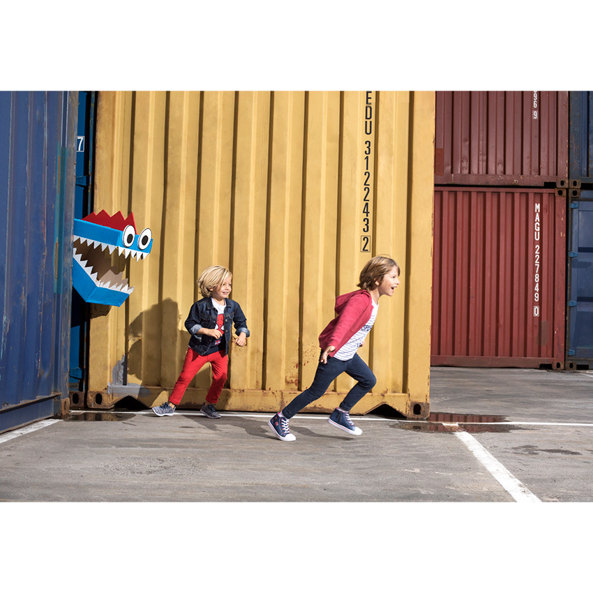 Chaqueta con capucha de felpa lisa 