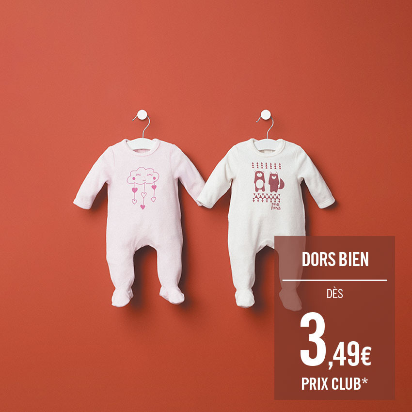 Pijama de terciopelo con nube y corazones estampados 