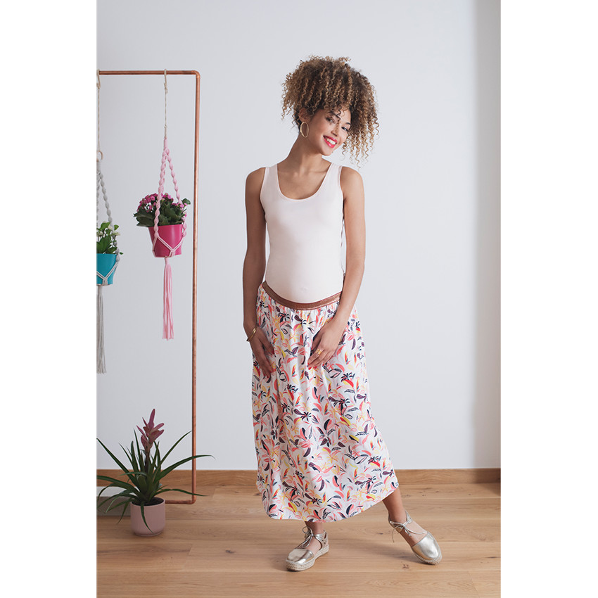 Falda larga de premamá con estampado vegetal all-over 