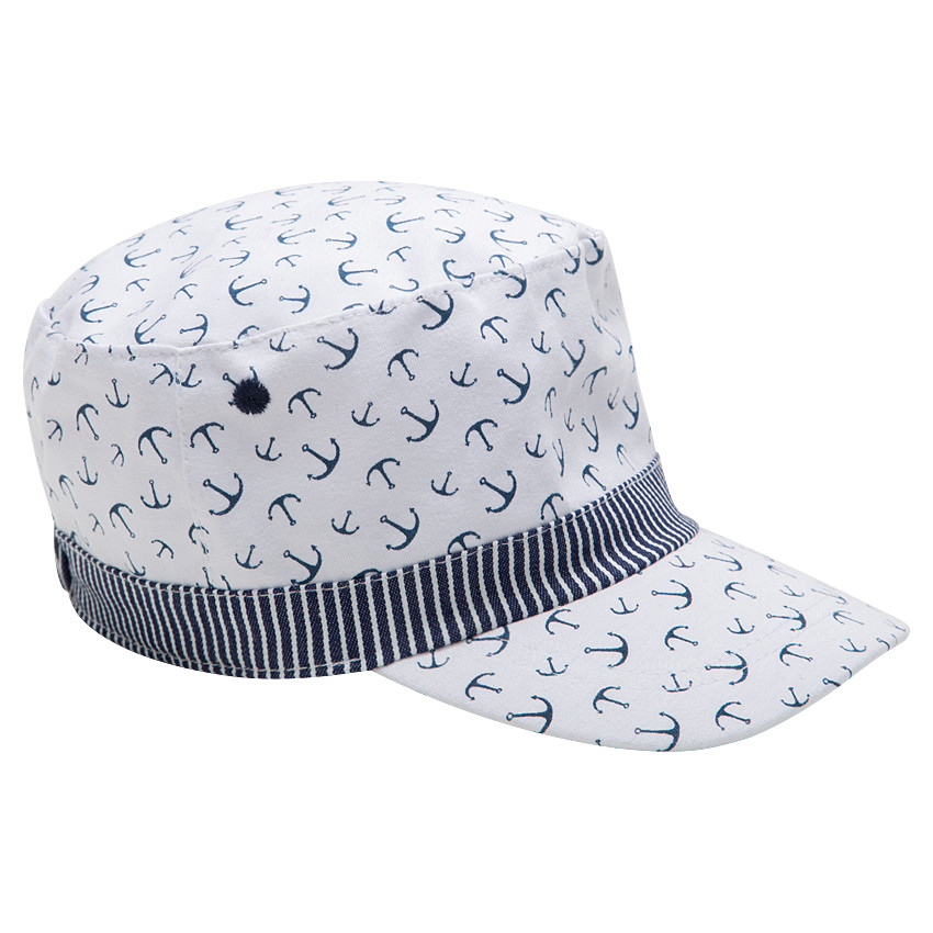 Gorra de sarga con anclas estampadas all over y galón de rayas 