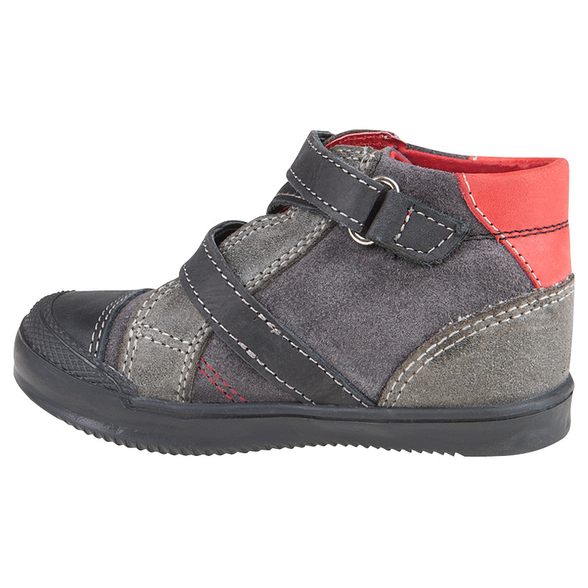 Botas bajas con velcro de piel serraje 