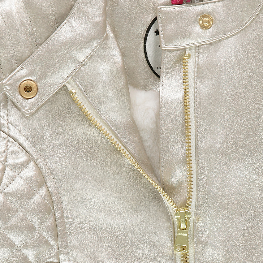 Chaqueta de piel de imitación con efecto nacarado  Additional Chaqueta de piel de imitación con efecto nacarado