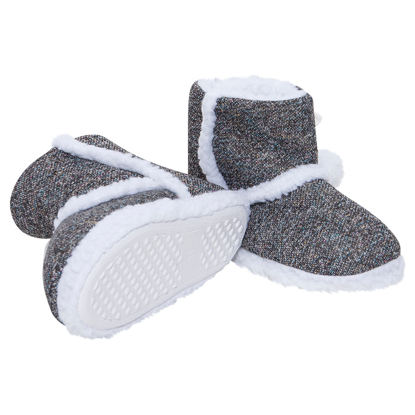 Zapatillas en forma de botines de punto con pompones 