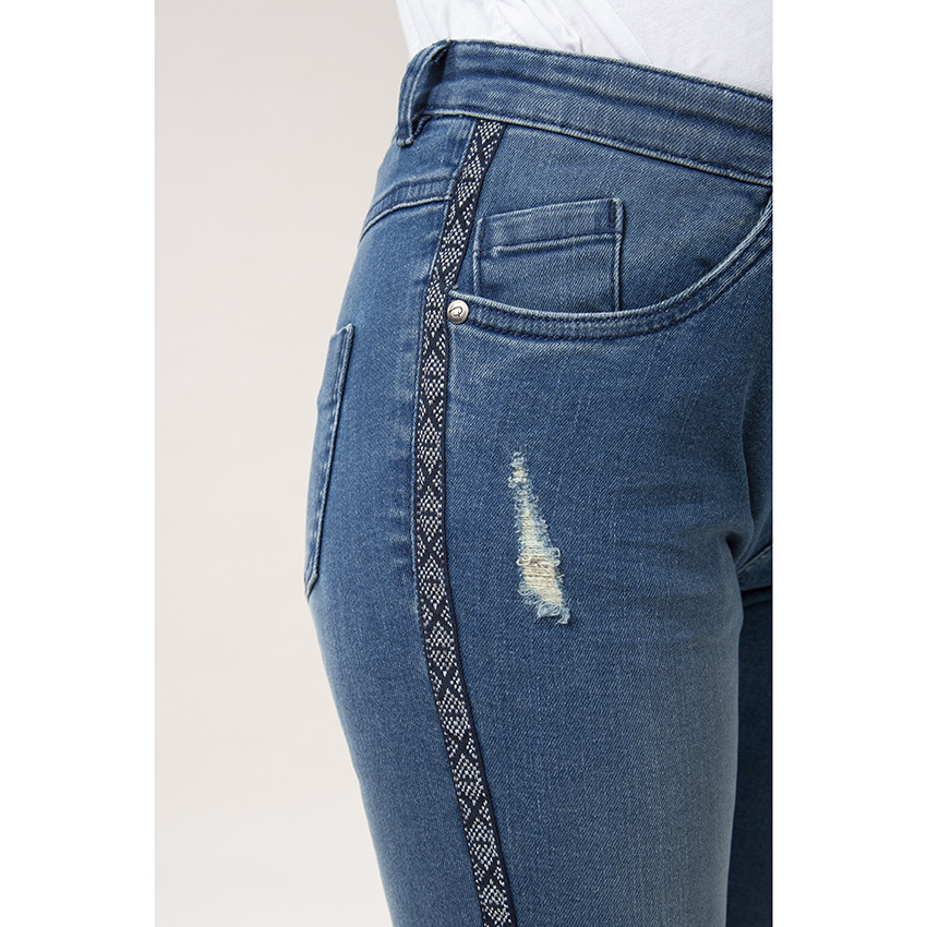 Vaqueros de premamá slim con efecto desgastado y bandas estampadas en aplicación 