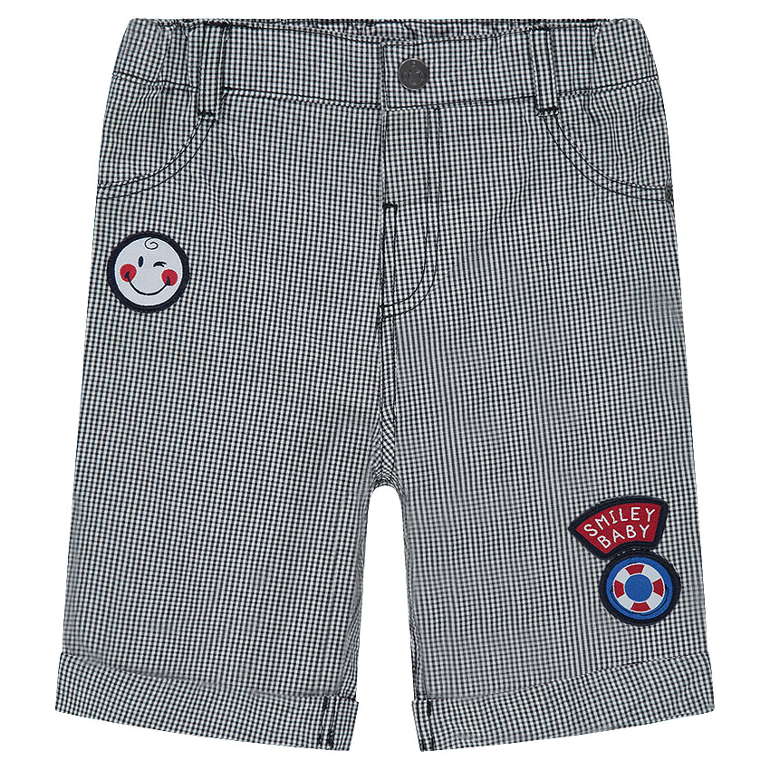 Bermudas con cuadros de vichy y parches ©Smiley  