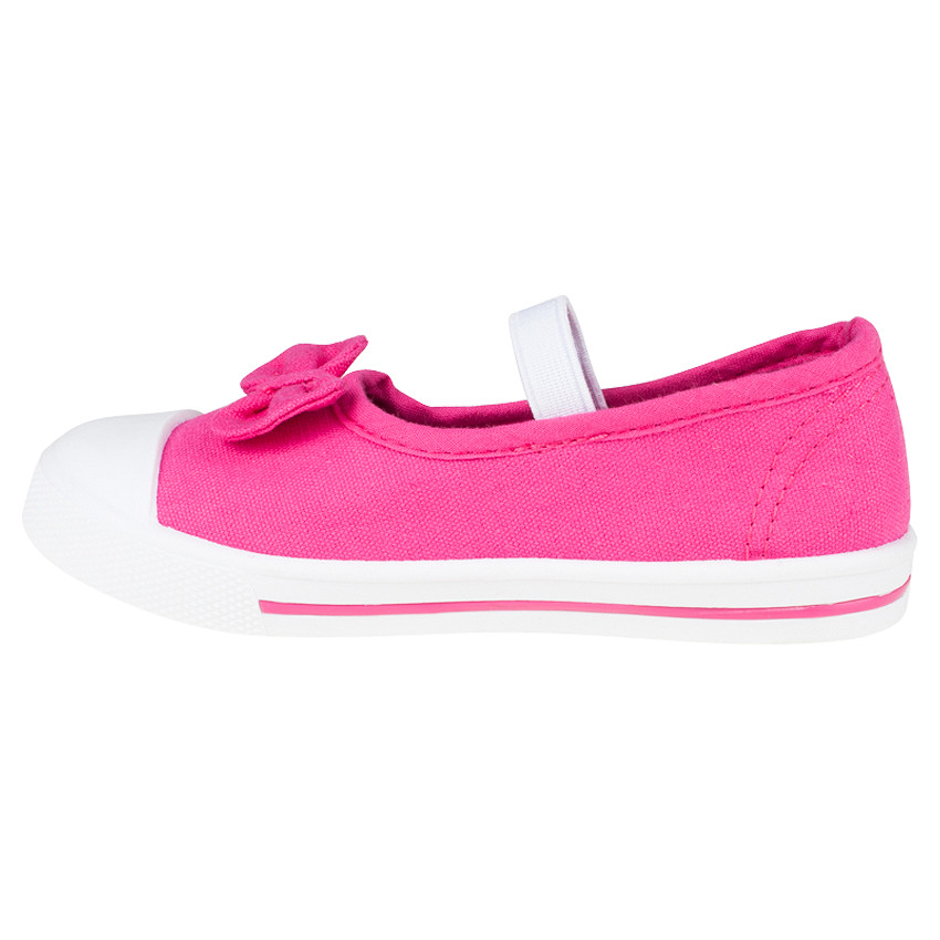 Zapatos merceditas con sujeción mediante elástico de tela con lazos 