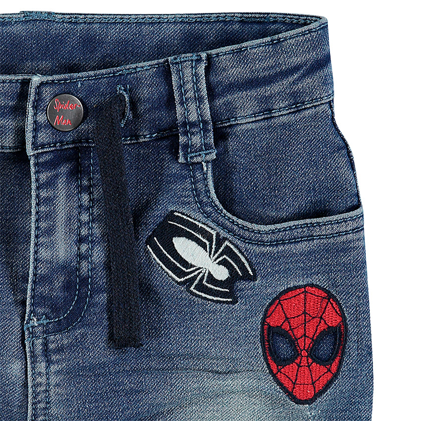 Bermudas con efecto desgastado y parches bordados ©Marvel Spiderman 