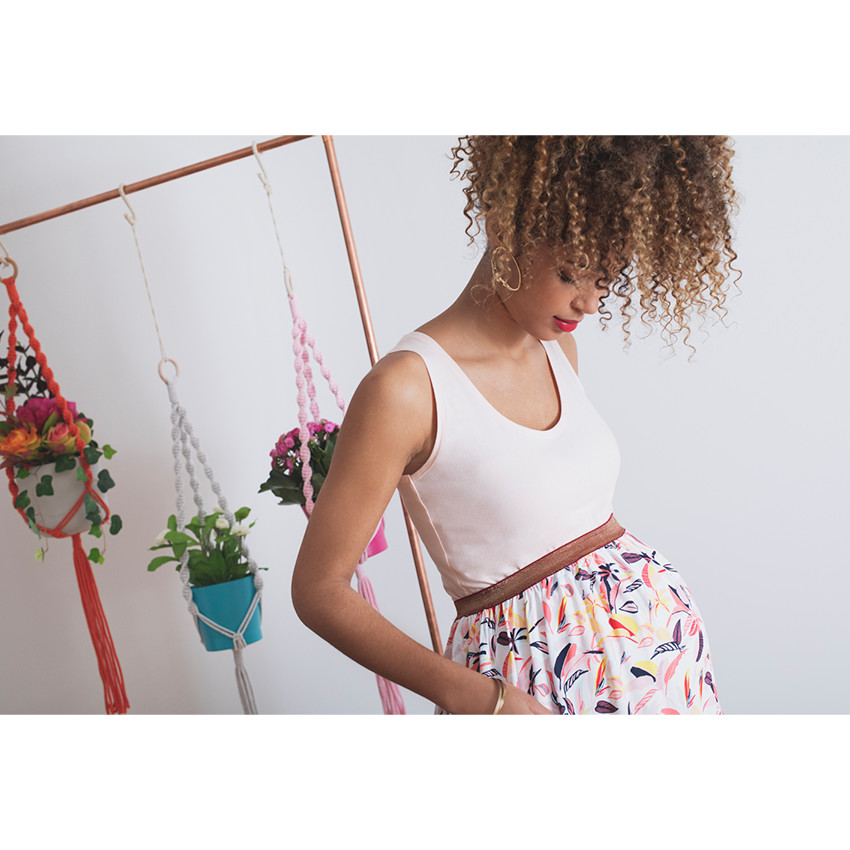 Falda larga de premamá con estampado vegetal all-over 