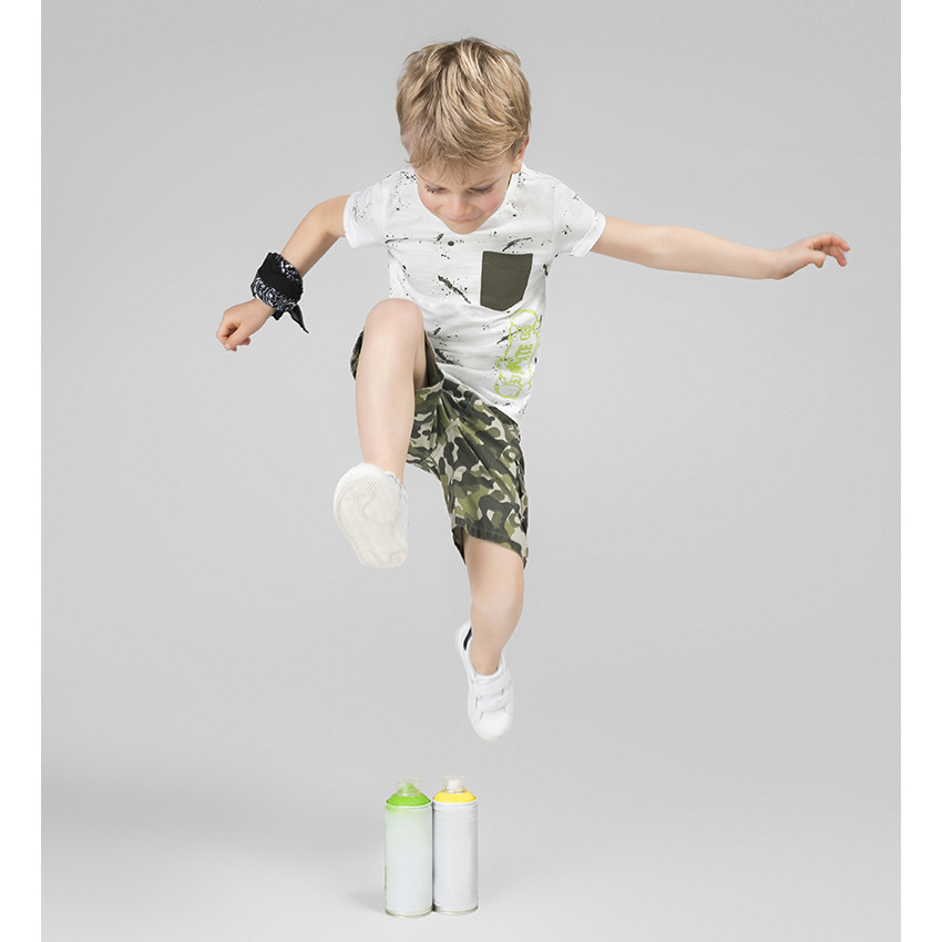 Bermudas de sarga con estampado militar y bolsillos con solapa 