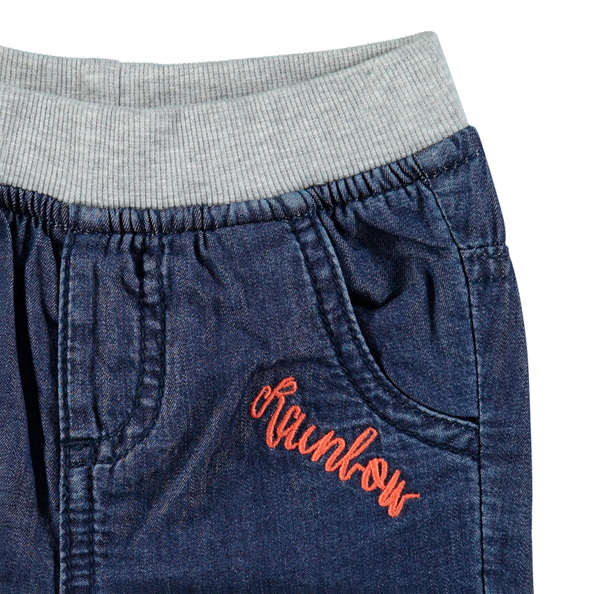 Conjunto de camiseta de manga larga verde y vaqueros con bordados 