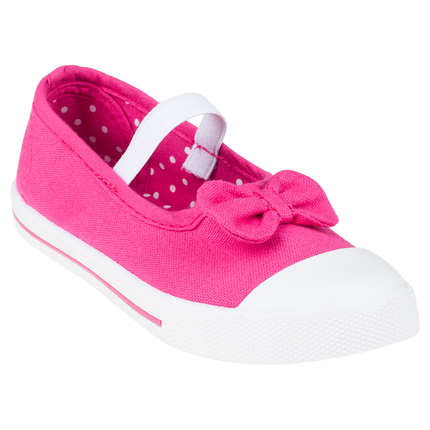 Zapatos merceditas con sujeción mediante elástico de tela con lazos 