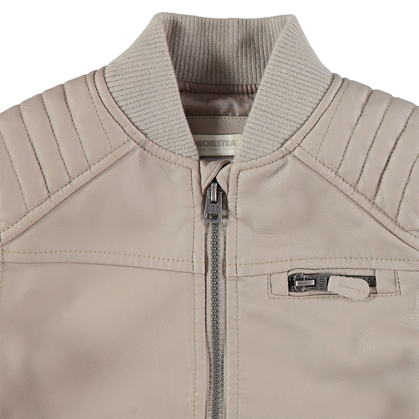 Cazadora de cuero de imitación con bolsillos con cremallera y pespuntes 