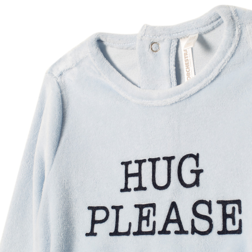 Pijama de terciopelo con mensaje estampado  