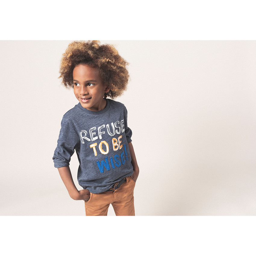 Camiseta de punto jaspeado de manga larga con mensaje estampado y bordado 