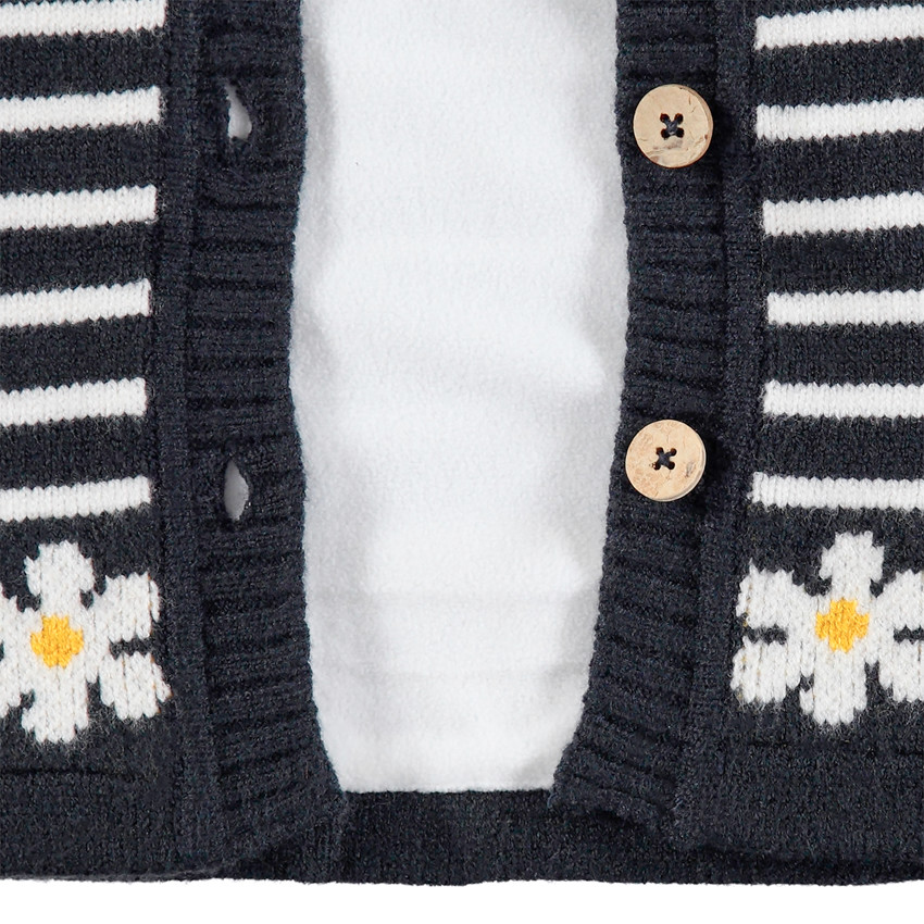 Chaqueta con capucha de punto con forro de micropolar de rayas y margaritas  Additional Chaqueta con capucha de punto con forro de micropolar de rayas y margaritas