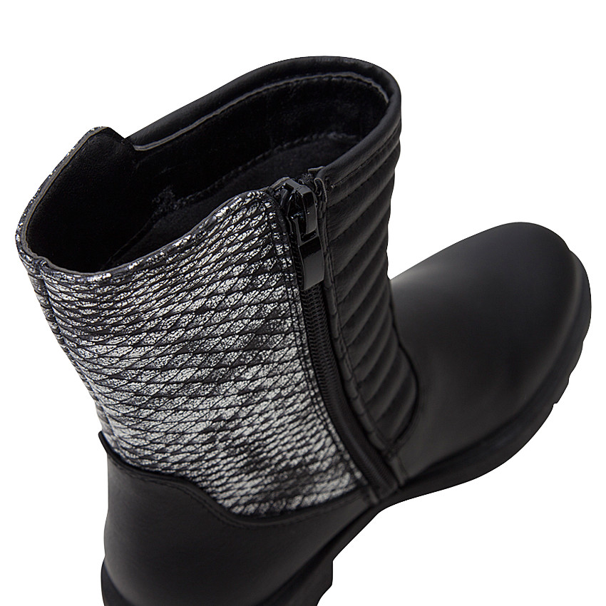 Botines negros efecto acolchado con remaches y apliques de serpiente 