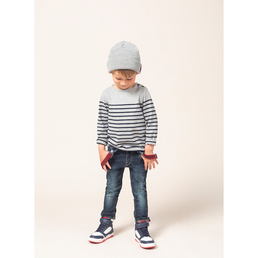 Gorro de punto con acanalado con etiqueta tejida 