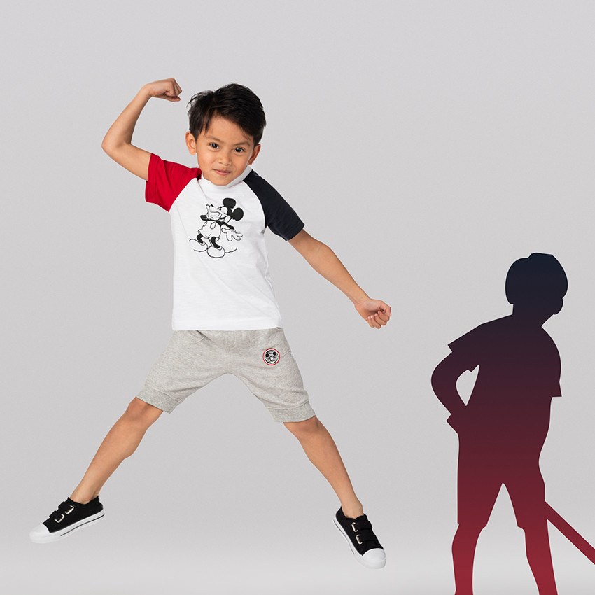 Bermudas de fela jaspeada con bandas con estampado de Mickey 