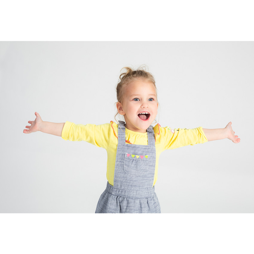 Camiseta de manga larga de punto con cuello con volantes y dibujos estampados 