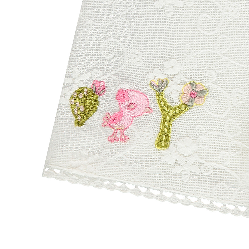 Vestido sin mangas de encaje con bordados y pompones  