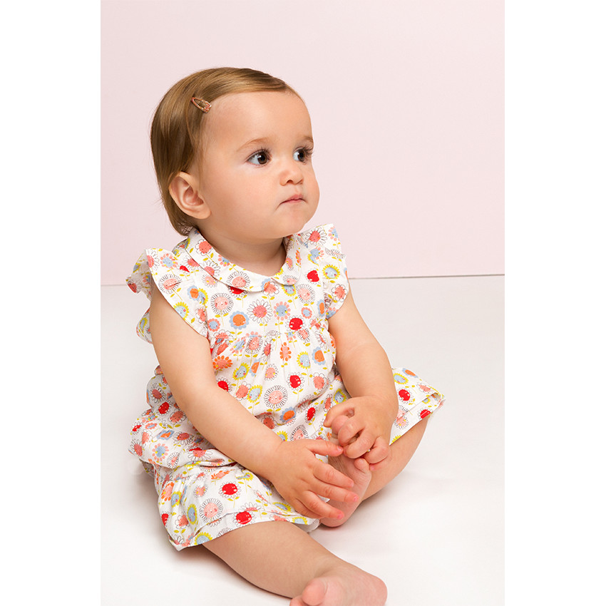 Vestido de volantes con estampado de flores 