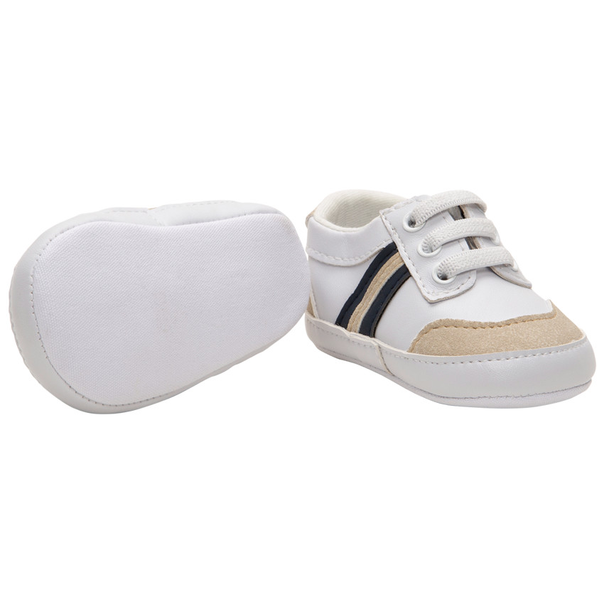 Deportivas flexibles con aplicaciones y bandas en contraste  Additional Deportivas flexibles con aplicaciones y bandas en contraste