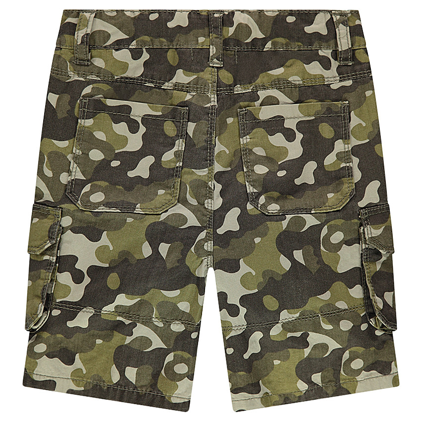 Bermudas de sarga con estampado militar y bolsillos con solapa 
