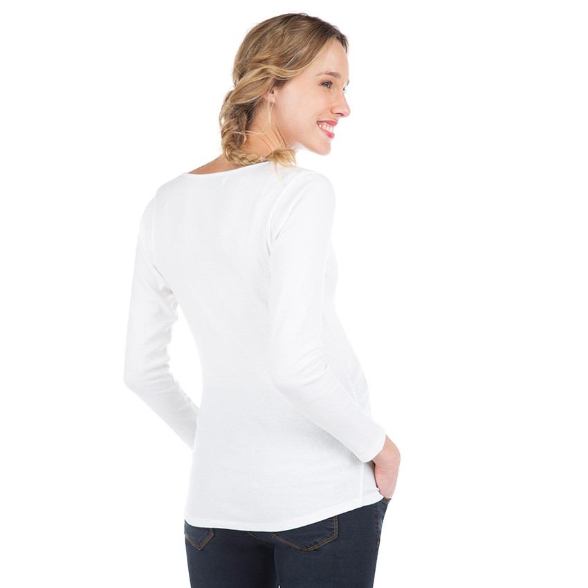 Camiseta de premamá acanalada de manga larga con automáticos en el cuello 