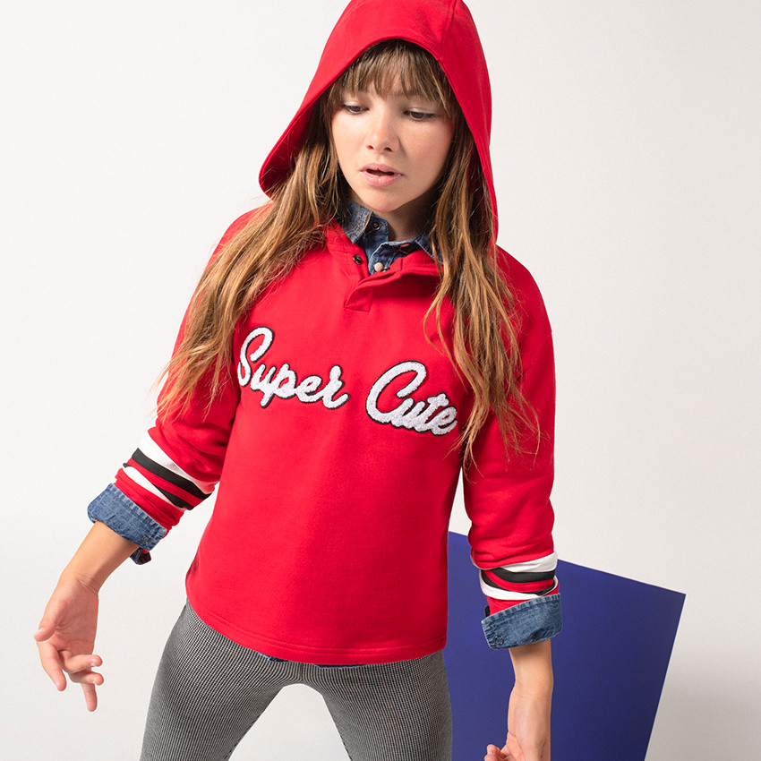 Júnior - Sudadera roja con capucha e inscripción de rizo  Additional Júnior - Sudadera roja con capucha e inscripción de rizo